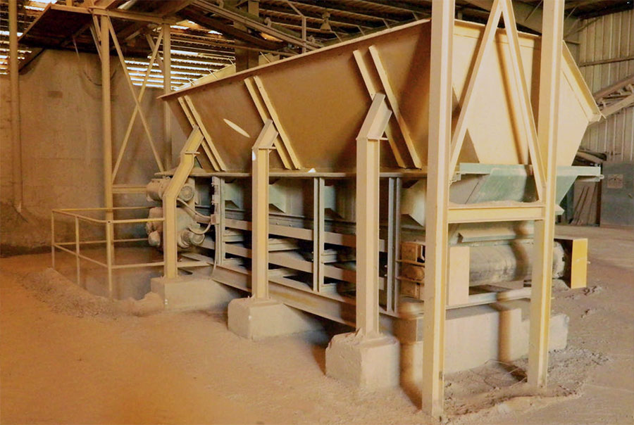 used-HANDLE-box-feeder